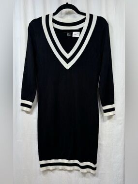 Forever 21 Bodycon Sweater Dress Size Large VNeck Black White Preppy NEW